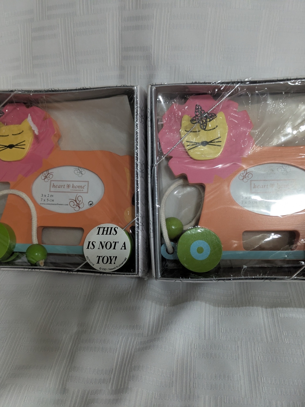 Set of 2 Heart & Home Wooden Lion Photo Frames (3" x 2")
